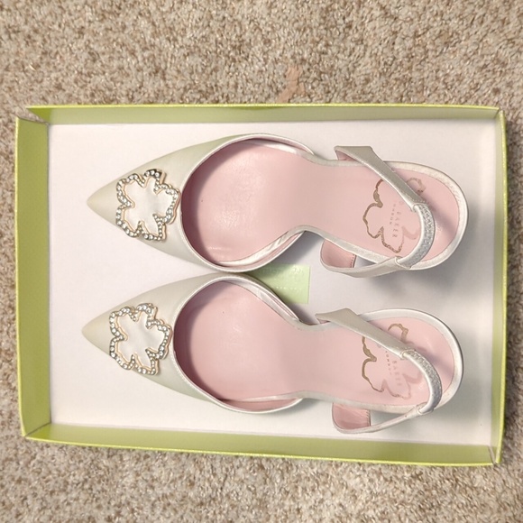 Gorgeous Ted Baker 100MM Magnolia Embellished Sling Back Pumps, Ivory, US 10 - Picture 2 of 5